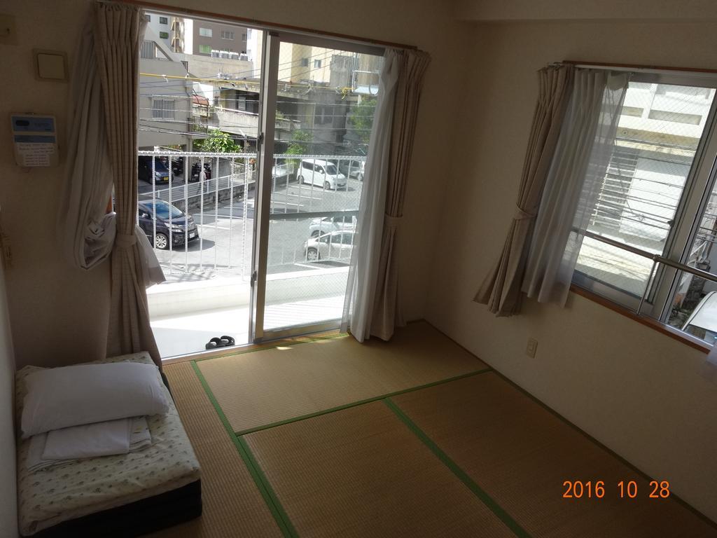 Hotel Minshuku Getto Naha Exteriér fotografie